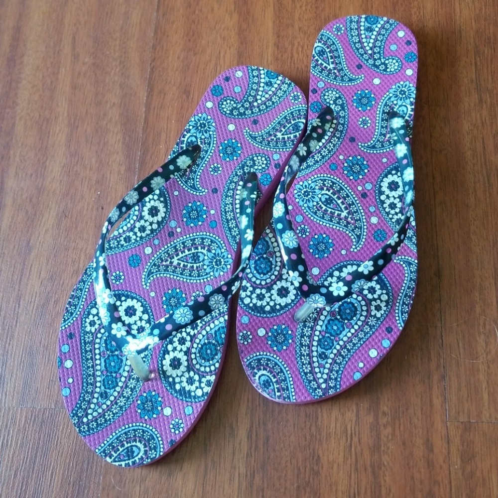 Vera bradley flip flops like new! Size 7-8